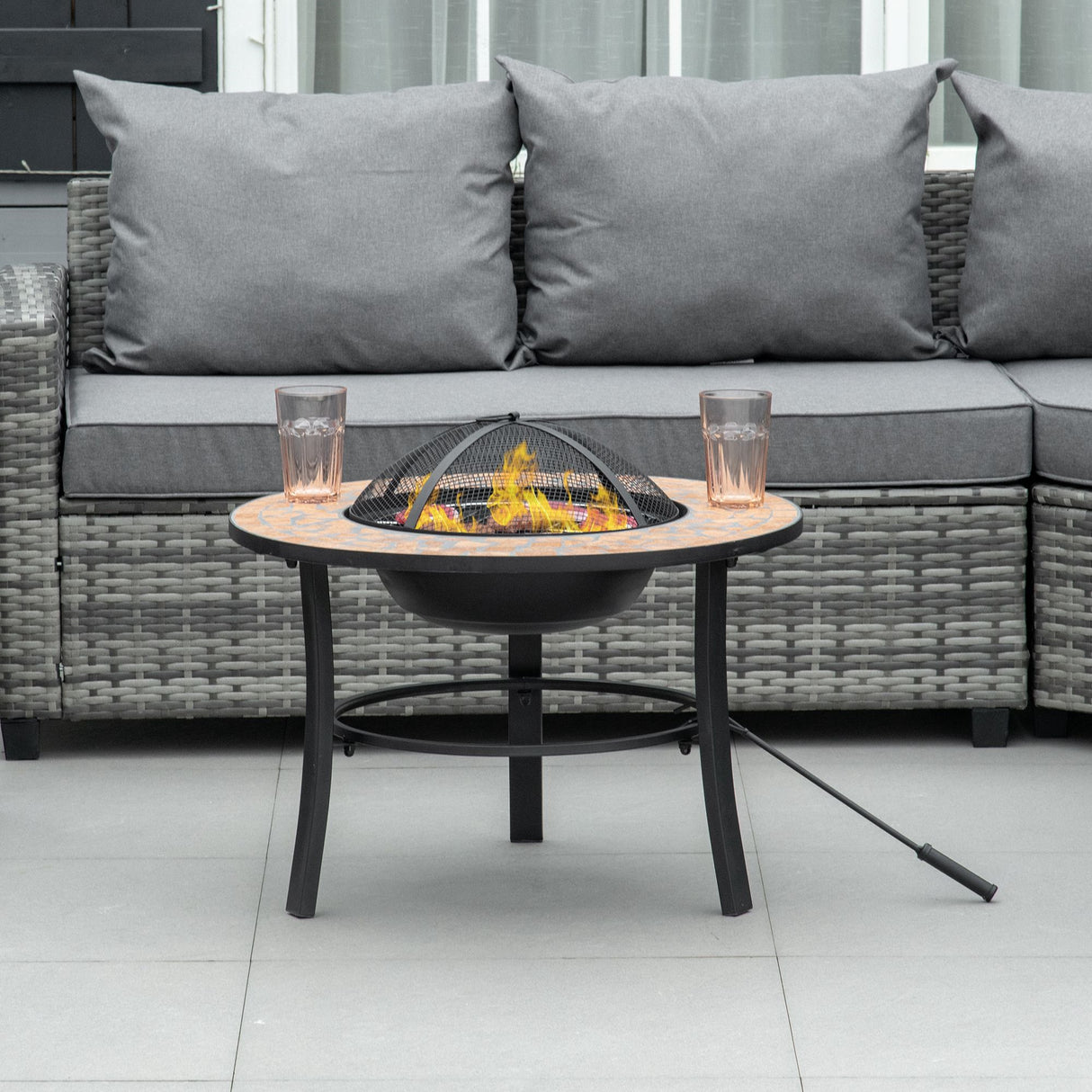 easycomfort braciere da giardino con coperchio parascintille attizzatoio e piano d appoggio in ceramica 68x68x45cm nero