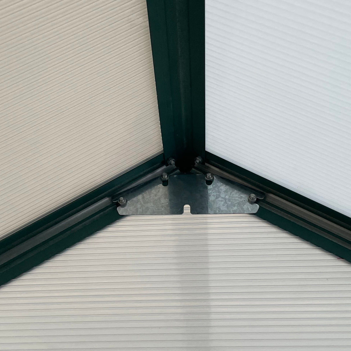 easycomfort serra da giardino in policarbonato metallo e alluminio anti uv e antivento 244x500x216cm verde