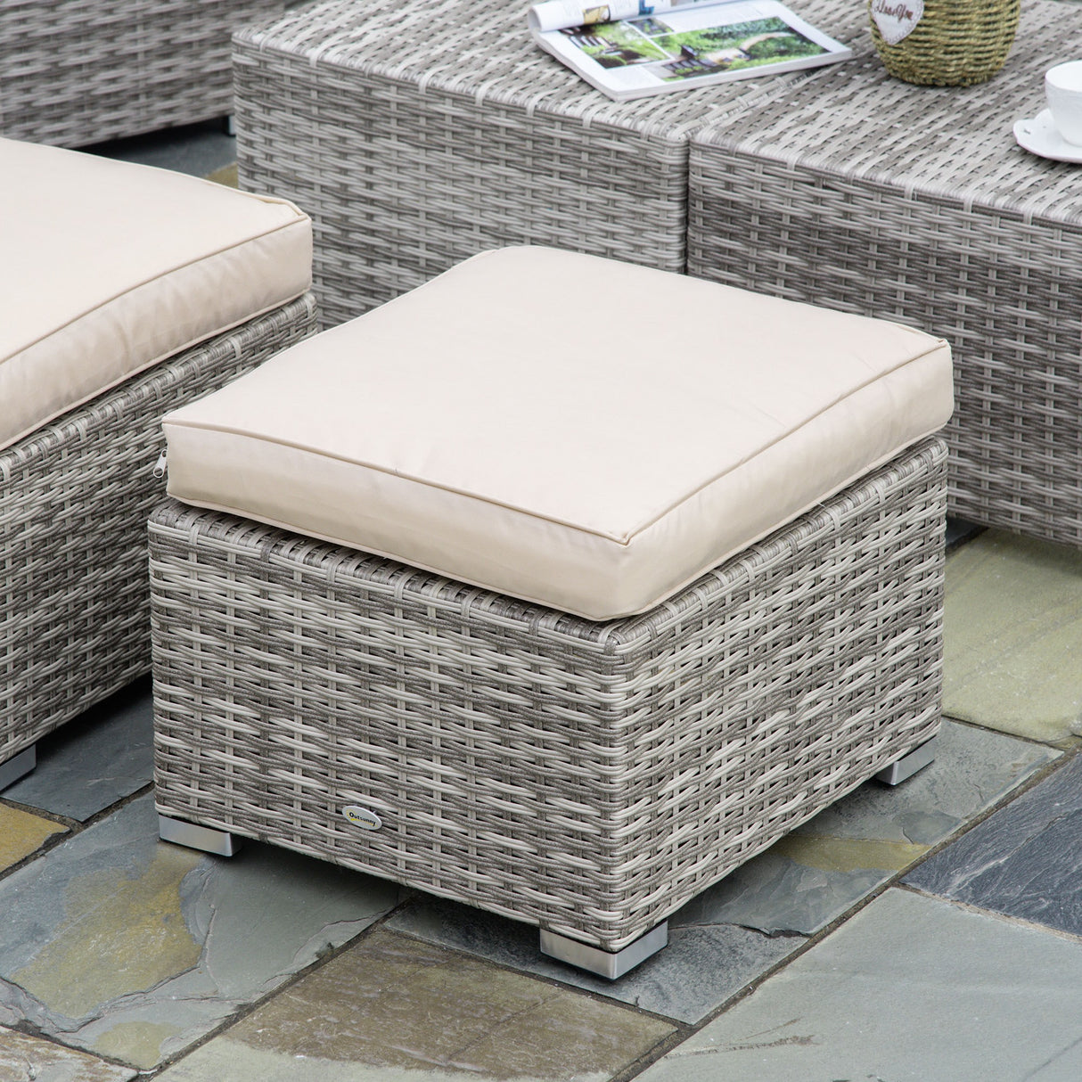 easycomfort salotto da giardino in rattan pe da 8 pezzi con poltrone tavolini e sgabelli beige grigio