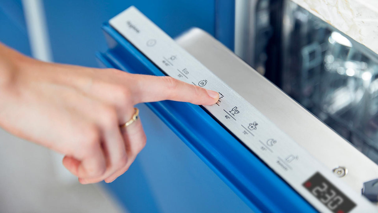 lavastoviglie ad incasso hisense hv663c60 16 coperti classe c a81xl59 5xp55 5 vasca xxl 3 cestelli motore inverter