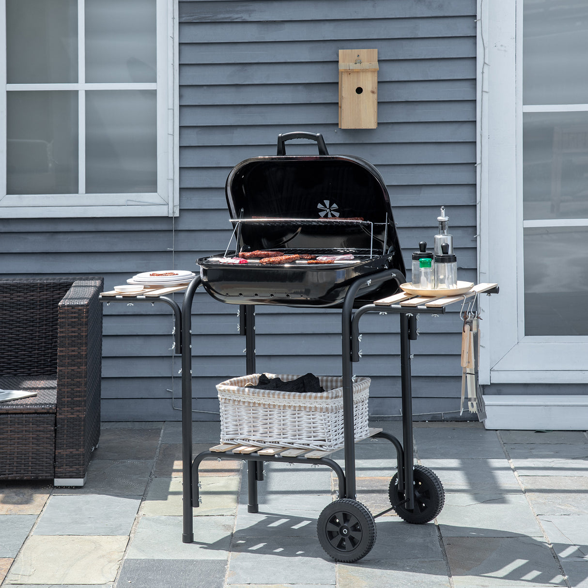 easycomfort easycomfort barbecue a carbone con coperchio ripiani e ruote completo di spatola pinza e coltello nero