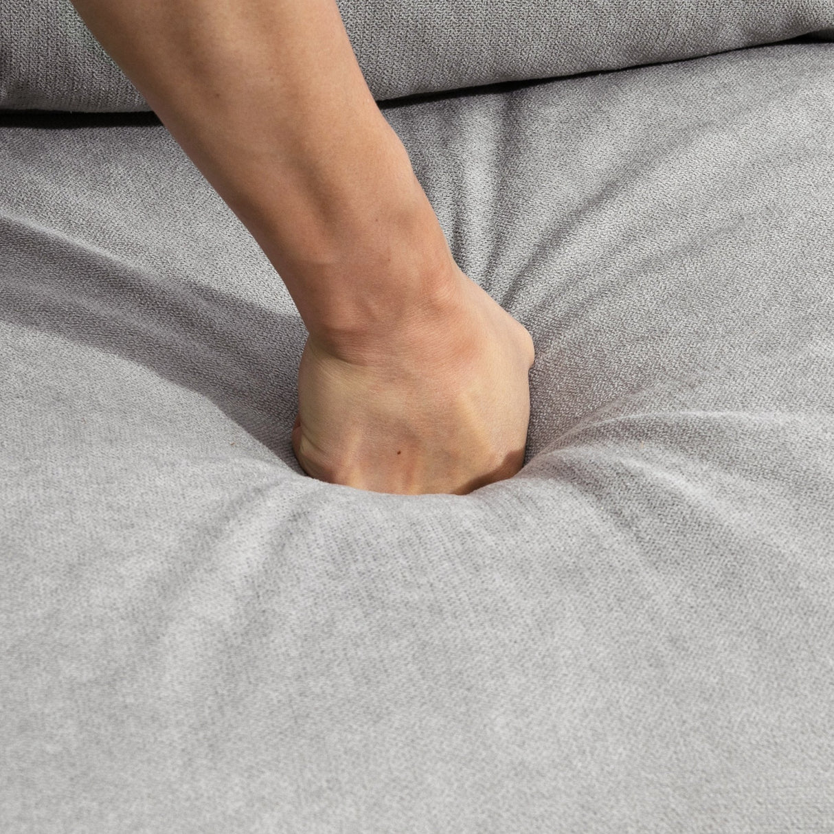 easycomfort easycomfort divano 2 posti moderno in stile nordico con schienale trapuntato in poliestere e legno 145x76x88 cm grigio chiaro ean 8054144135021