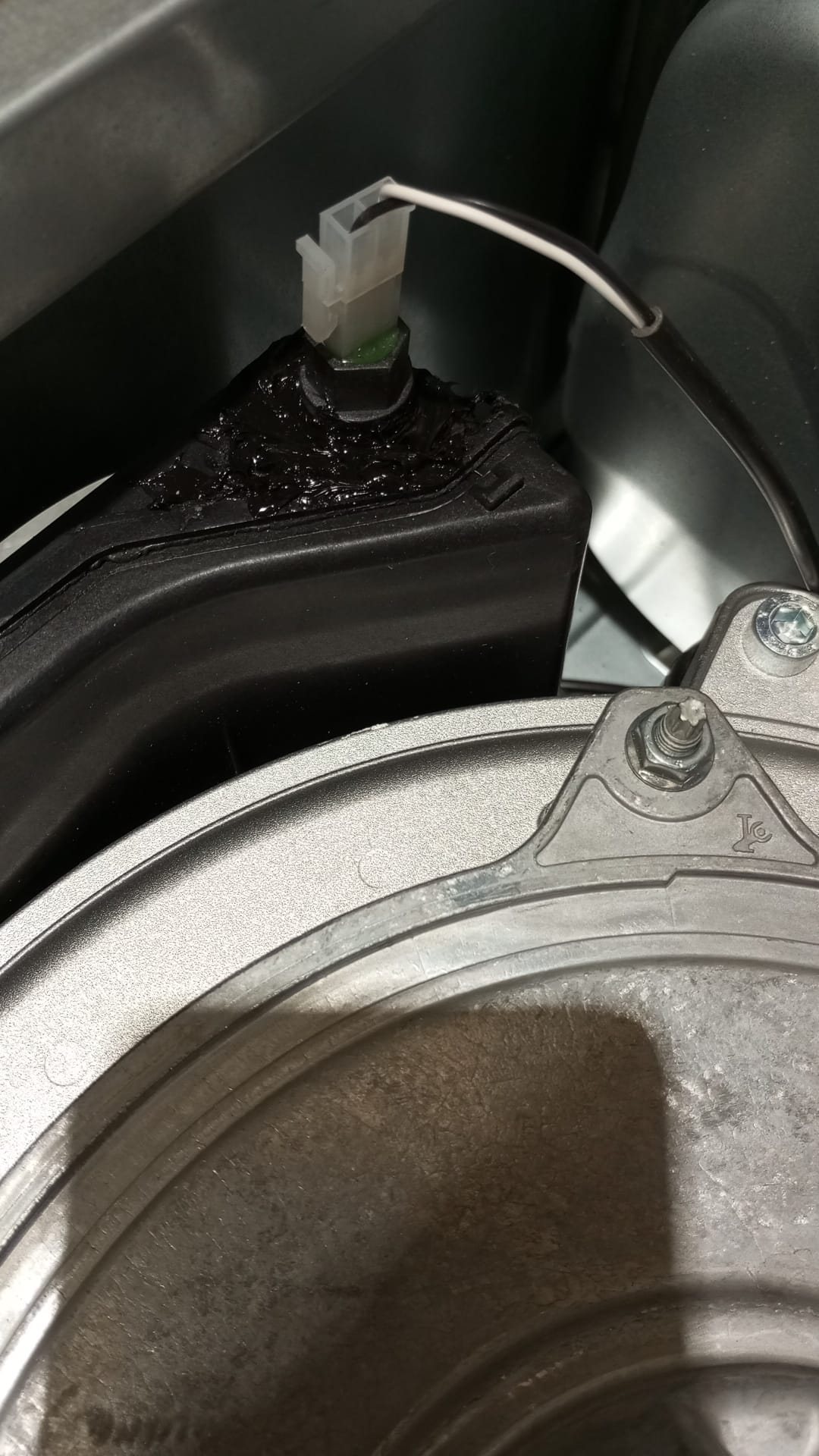 ferroli area occasioni 3236 caldaia a condensazione ferroli bluehelix theta 24c metanogpl con kit scarico fumi