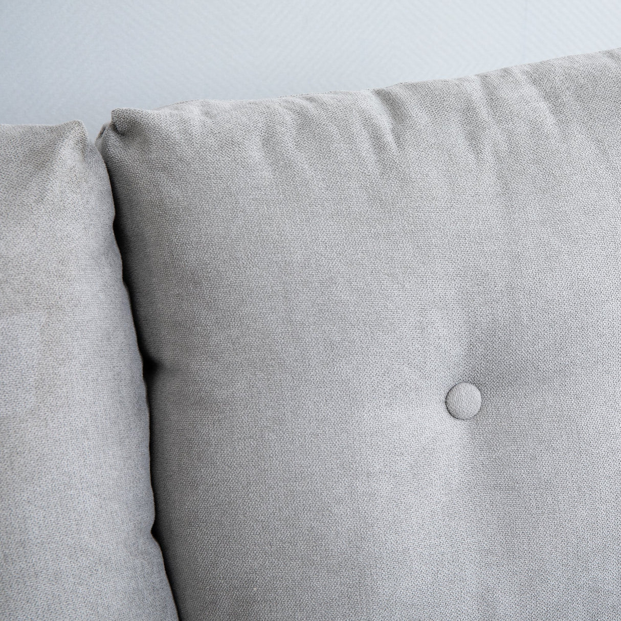 easycomfort easycomfort divano 2 posti moderno in stile nordico con schienale trapuntato in poliestere e legno 145x76x88 cm grigio chiaro ean 8054144135021