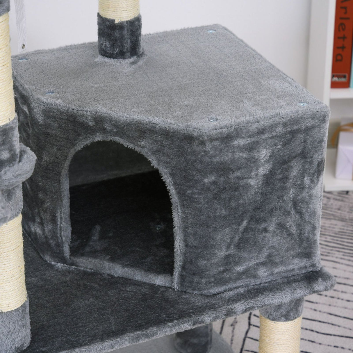 immagine-1-easycomfort-easycomfort-tiragraffi-a-colonna-per-gatti-con-4-livelli-cuccia-lettini-sospesi-e-pali-in-corda-sisal-grigio-ean-8054144133553