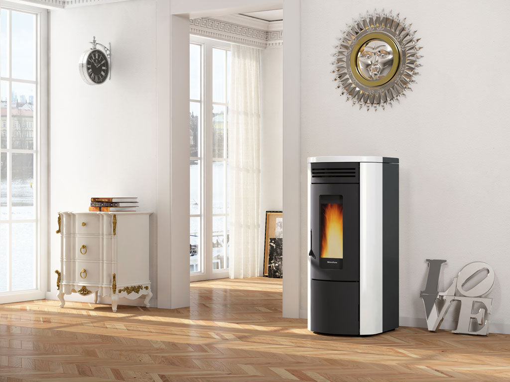 immagine-1-la-nordica-termostufa-a-pellet-la-nordica-extraflame-costanza-idro-17-kw-wi-fi-integrato-vari-colori-disponibili-rosso-ean-8055776918242