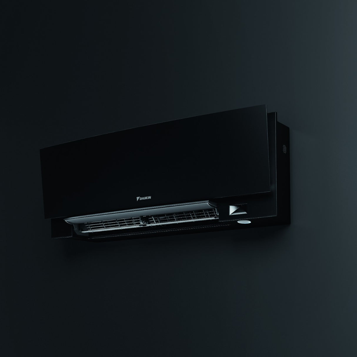immagine-10-daikin-unita-interna-a-parete-daikin-bluevolution-serie-emura-black-iii-18000-btu-ftxj50ab-r-32-wi-fi-integrato-colore-nero