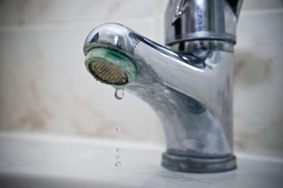Come eliminare il calcare dall'acqua