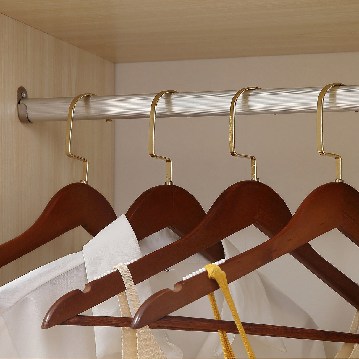 easycomfort easycomfort mobile aperto con stand appendiabiti e 3 ripiani 80 x 40 x 128cm ean 8054111846721