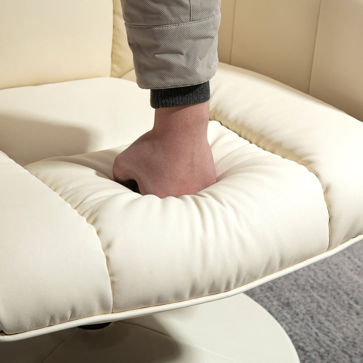 easycomfort easycomfort poltrona relax reclinabile fino 135 con seduta girevole e pouf poggiapiedi 78x84x110cm crema