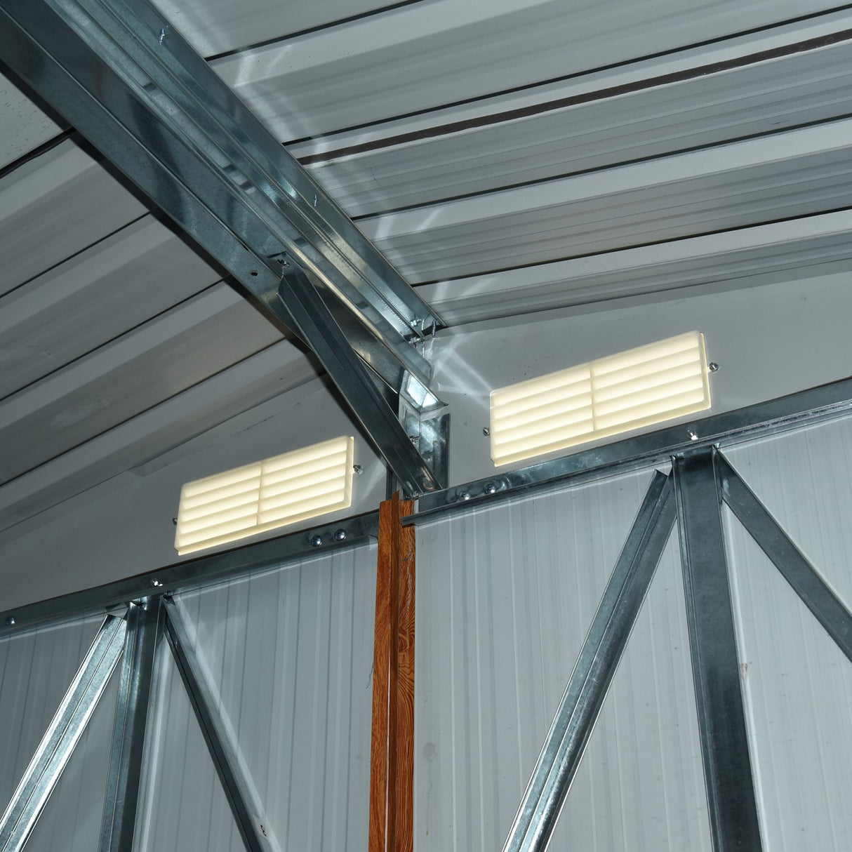 easycomfort casetta da giardino in acciaio e pp con prese d aria 197.5x160x178 201cm marrone