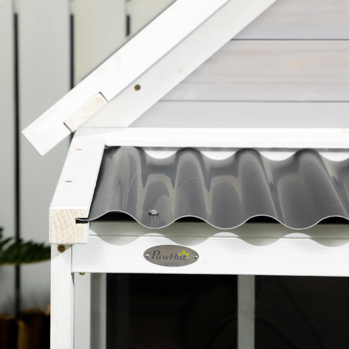 easycomfort easycomfort cuccia per cani da esterno in legno e pvc con portico e finestre 126x118x105cm grigio