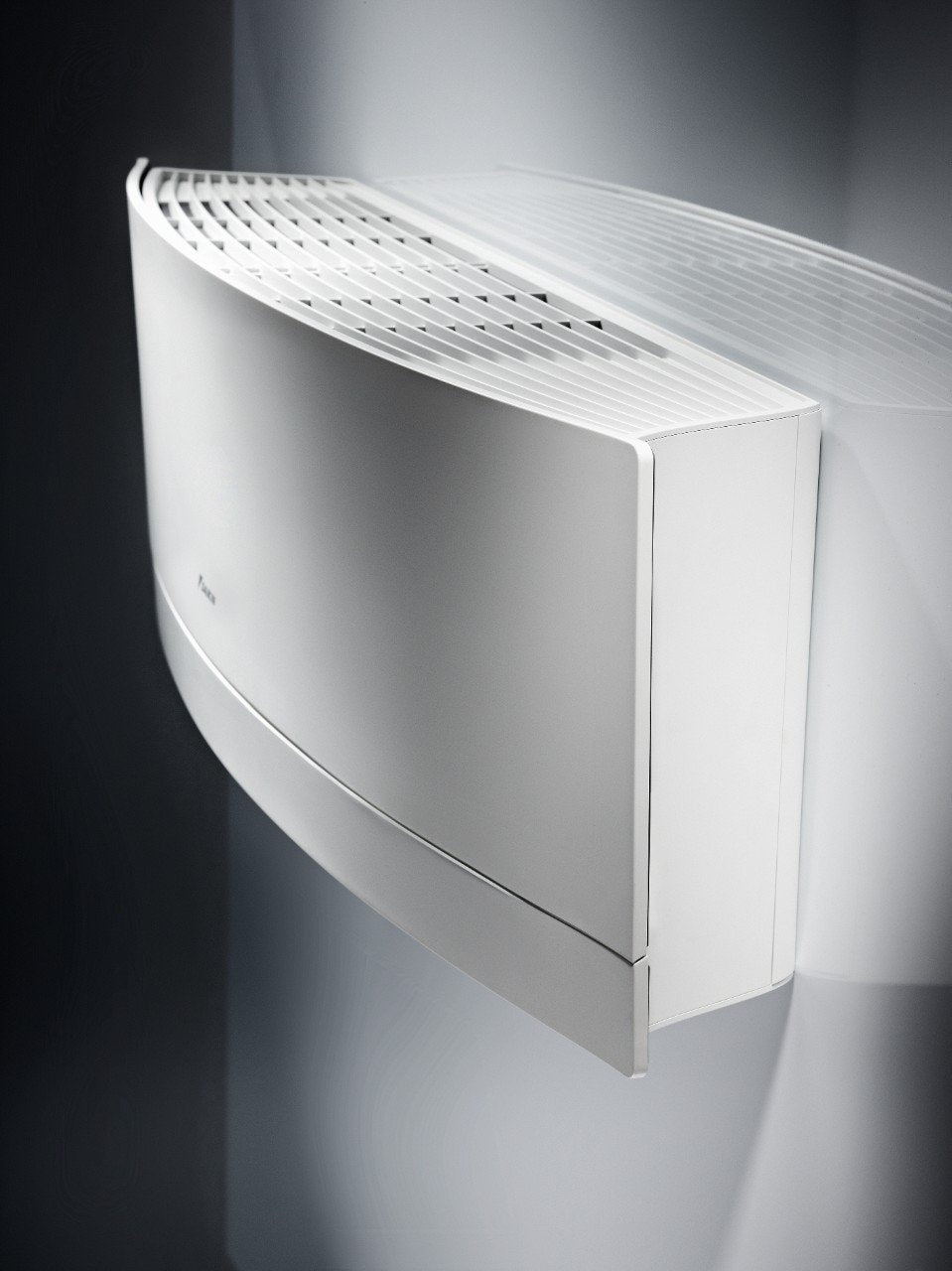 immagine-4-daikin-climatizzatore-condizionatore-daikin-bluevolution-quadri-split-inverter-serie-emura-white-99918-con-4mxm80n-r-32-wi-fi-integrato-90009000900018000-colore-bianco-garanzia-italiana