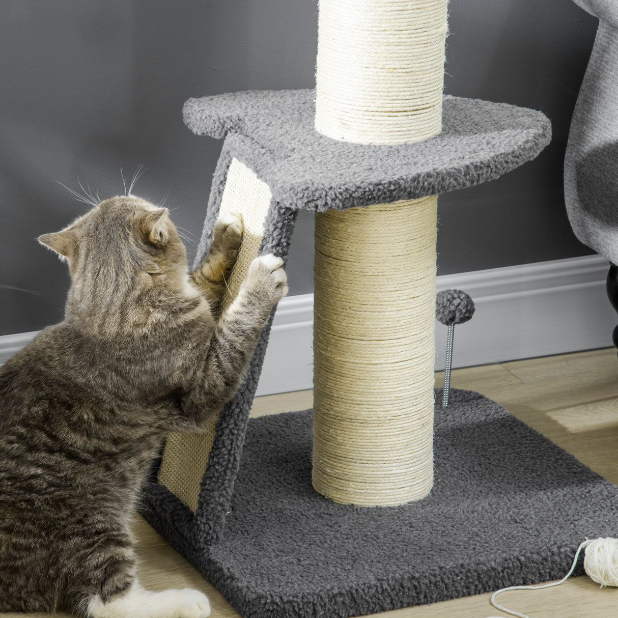 immagine-7-easycomfort-easycomfort-torre-per-gatti-tiragraffi-con-palline-e-posatoi-in-truciolato-sisal-e-finto-vello-dagnello-48x48x92-cm