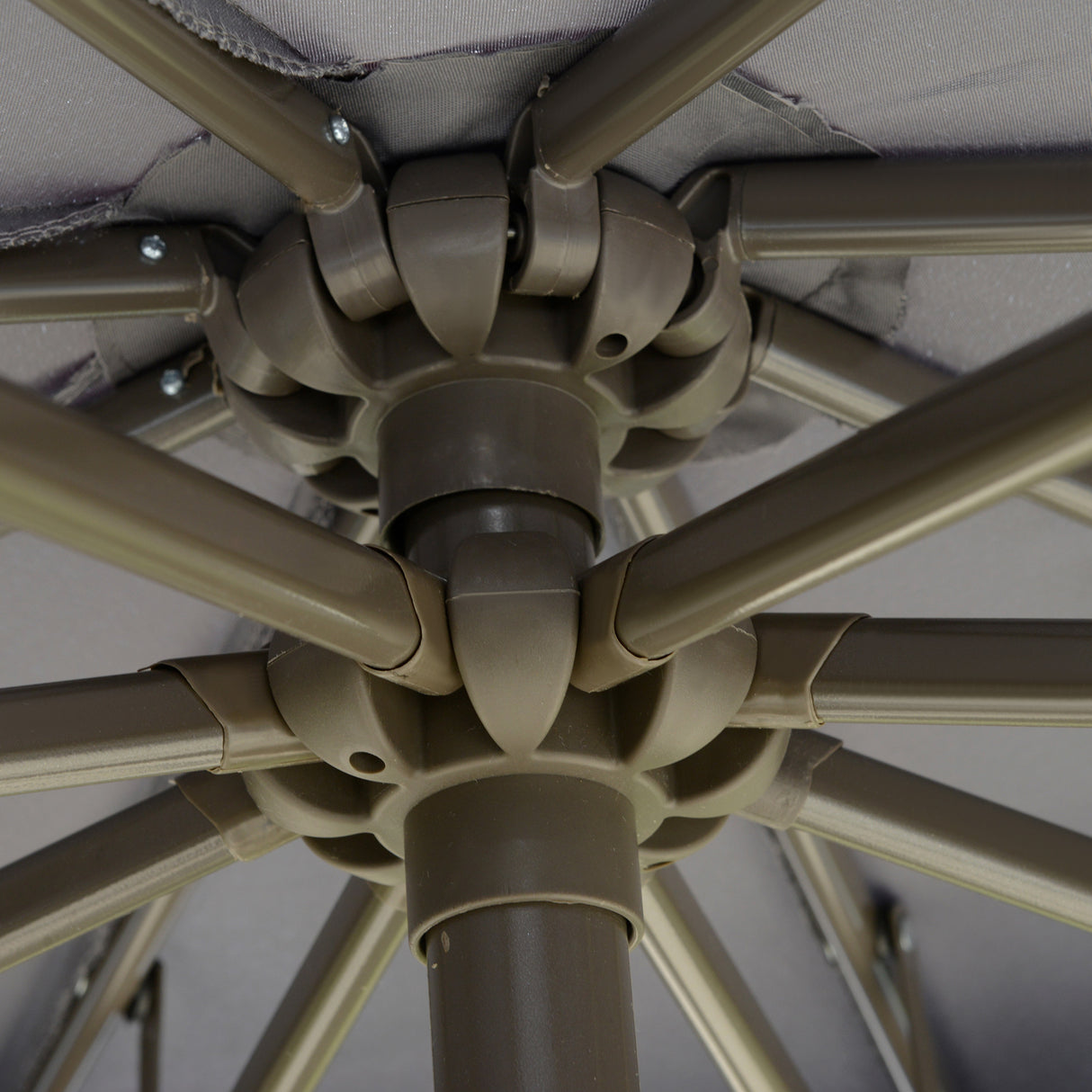 immagine-9-easycomfort-easycomfort-ombrellone-a-braccio-2-7x2-7-m-con-tettuccio-regolabile-a-2-livelli-e-base-a-croce-grigio